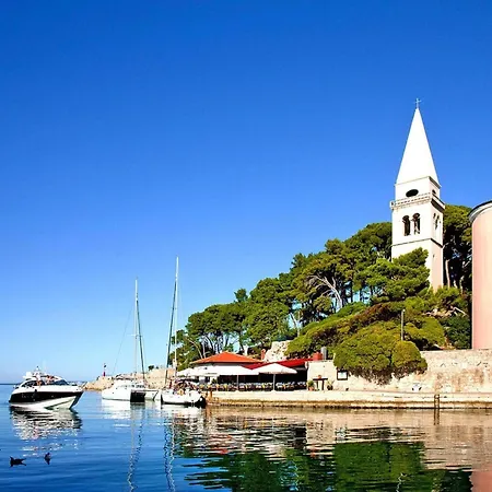 Appartement In By The *